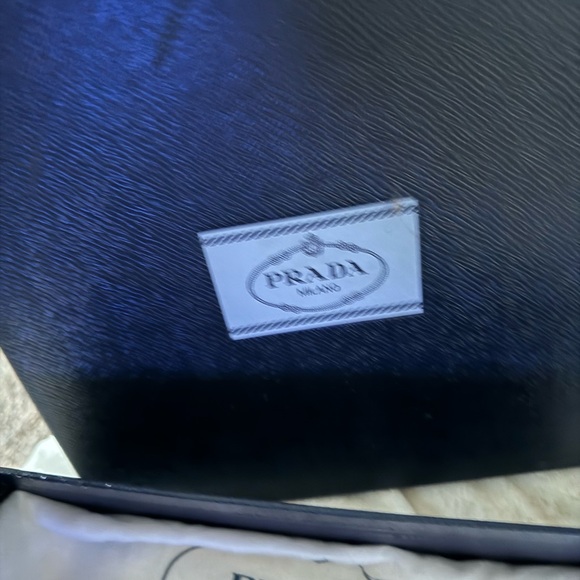 “Prada” Velluto Velvet chain strap handbag 👜 - Picture 4 of 7